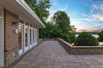 Exceptional Main Lake Waterfront Estate on Two Premier Lots! - photo 51