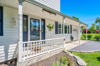 Welcome to 21 Hobson Avenue!!! This Meticulously maintained home - photo 4