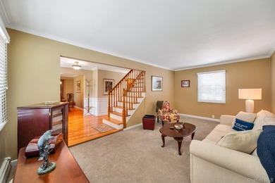 Welcome to 21 Hobson Avenue!!! This Meticulously maintained home - photo 7