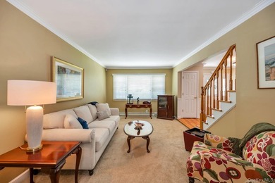 Welcome to 21 Hobson Avenue!!! This Meticulously maintained home - photo 8
