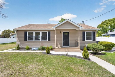 Welcome to this beautifully renovated 3bed/1bath Ranch set on a - photo 3