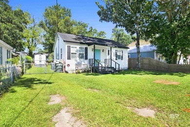 Updated Home in the Heart of Foley! Conveniently located near - photo 1