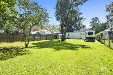 Updated Home in the Heart of Foley! Conveniently located near - photo 5