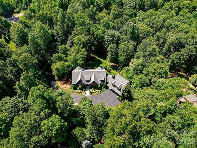 Offered for sale by its original owners, this traditional custom - photo 2