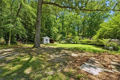 Welcome to 196 Beach Drive in beautiful Hartfield, VA, where - photo 25