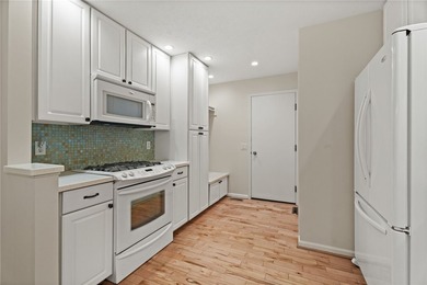 Welcome home to this beautifully maintained townhouse nestled on - photo 7
