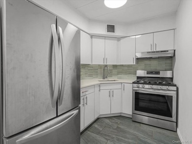 Rarely available south-facing one-bedroom, one-bathroom condo - photo 2