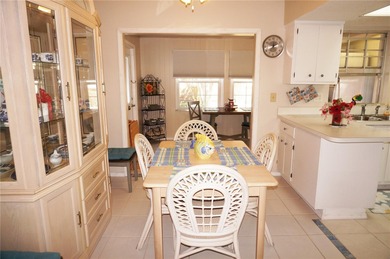 *FULLY FURNISHED* 2 Bedroom, 2 Bathroom FIRST FLOOR unit located - photo 7