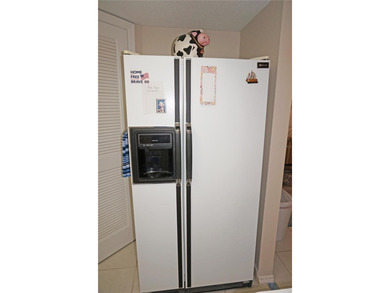 *FULLY FURNISHED* 2 Bedroom, 2 Bathroom FIRST FLOOR unit located - photo 10