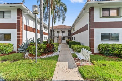 Lake Condo For Sale in Delray Beach, Florida