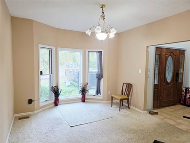 Exceptional Riverfront Living - Unbeatable Value! Discover this - photo 5