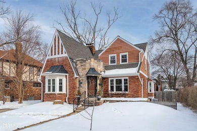 Lake Saint Clair Home For Sale in Grosse Pointe Park Michigan