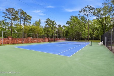 Live the Florida lifestyle in this 1 story brick beauty w/pool - photo 50