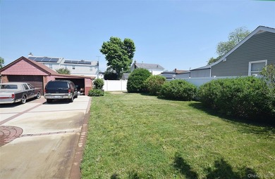 Property Lovers Delight...Charming 4BR, Brick * Built to Last* - photo 2