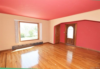 Property Lovers Delight...Charming 4BR, Brick * Built to Last* - photo 4