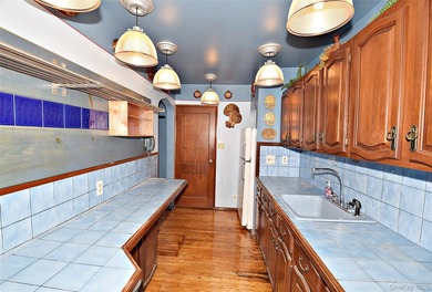 Property Lovers Delight...Charming 4BR, Brick * Built to Last* - photo 7