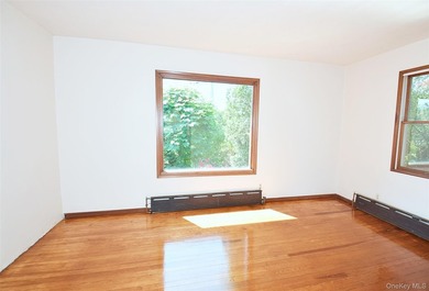 Property Lovers Delight...Charming 4BR, Brick * Built to Last* - photo 10