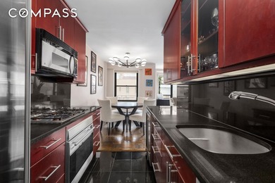 Discover this sun-filled classic Upper East Side 2-bedroom - photo 4