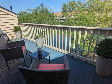 PRICE IMPROVEMENT!!! Welcome to Fairwood Lakes! This spacious - photo 14