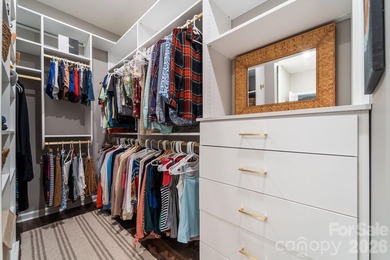 This stunning home features an open floor plan with a fantastic - photo 22