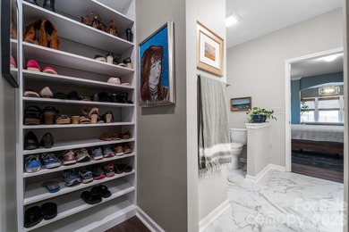 This stunning home features an open floor plan with a fantastic - photo 23