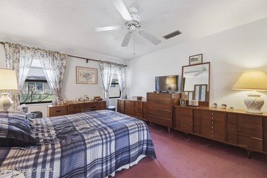 Welcome home to this beautiful 4 bedroom, 2 bath pool home in - photo 27