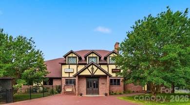 Exceptional commercial opportunity offering over 8,700 square - photo 1