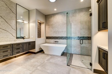 Experience elevated desert living in this beautifully crafted - photo 33
