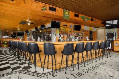 Established business located right along the Mississippi River;