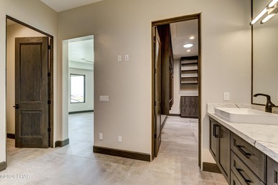 Experience elevated desert living in this beautifully crafted - photo 37