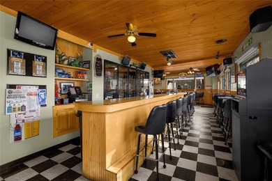 Established business located right along the Mississippi River;