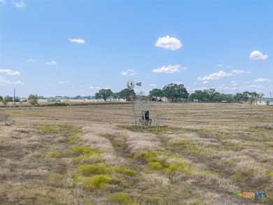 (private lake, pond, creek) Acreage For Sale in Moulton Texas