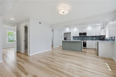 Set in a desirable Riverside location just moments from Crescent - photo 8