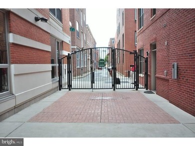 Rare 3 bedroom / 2 bedroom + den ground floor condominium rental - photo 14