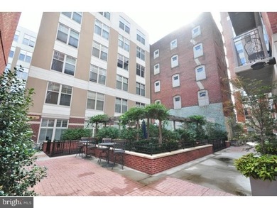 Rare 3 bedroom / 2 bedroom + den ground floor condominium rental - photo 22