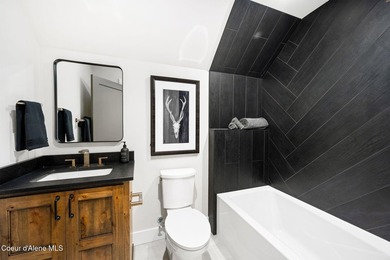 Stunning Single-Level Home with Bonus Suite in Gated Community - - photo 32