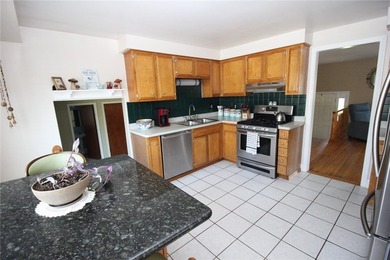This Lovely Split Level Home in the Dale Meadows Area of Greece - photo 9