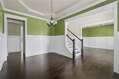 Experience luxury living in one of Laurel Canyon's most - photo 9