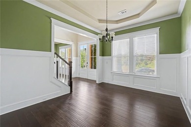 Experience luxury living in one of Laurel Canyon's most - photo 10