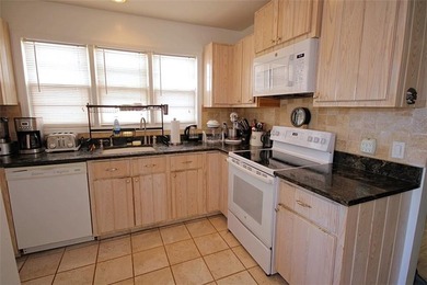 Location! Location! Location! Detached 1 family house in the - photo 6