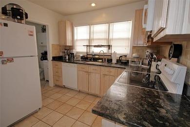 Location! Location! Location! Detached 1 family house in the - photo 7
