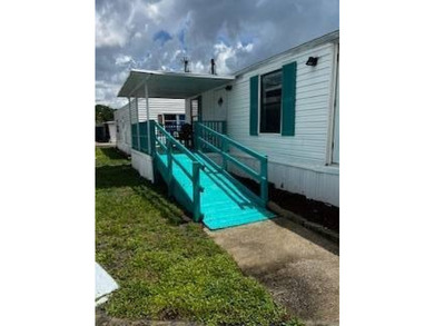 Beautiful, affordable, newly remodeled 1 bedroom/1 bath mobile - photo 8