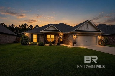 Like-new and meticulously maintained, this Craftsman-style - photo 4