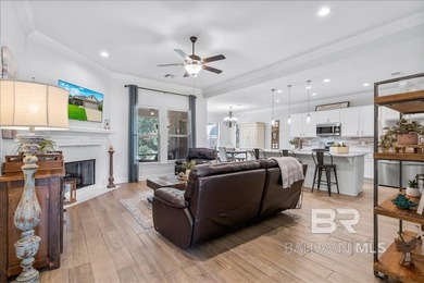 Like-new and meticulously maintained, this Craftsman-style - photo 6
