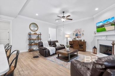 Like-new and meticulously maintained, this Craftsman-style - photo 9
