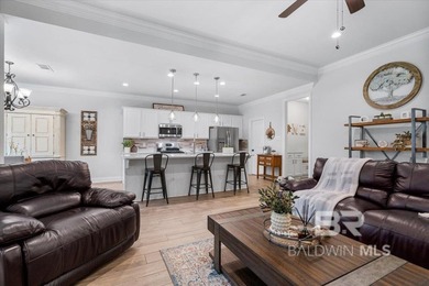 Like-new and meticulously maintained, this Craftsman-style - photo 10
