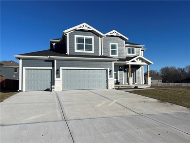 The Vivian by SMG Build CO. with an upgraded covered patio - photo 1
