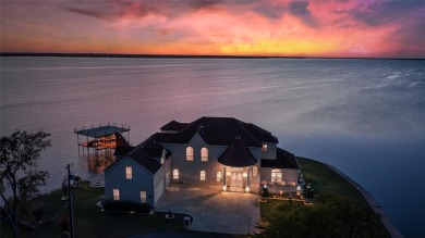 Stunning home on deep open water with 363 ft of - Lake Home For Sale in Gun Barrel City, Texas