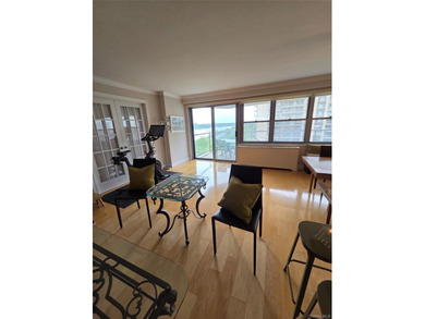 Rare Opportunity Luxury Coop Centrally Located. High Floor Move - photo 5