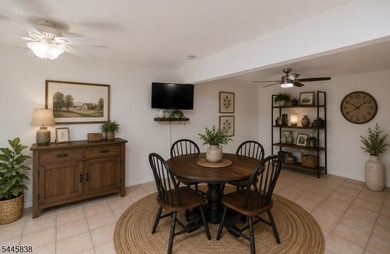 Welcome to this meticulously kept 2-bedroom townhouse complete - photo 18